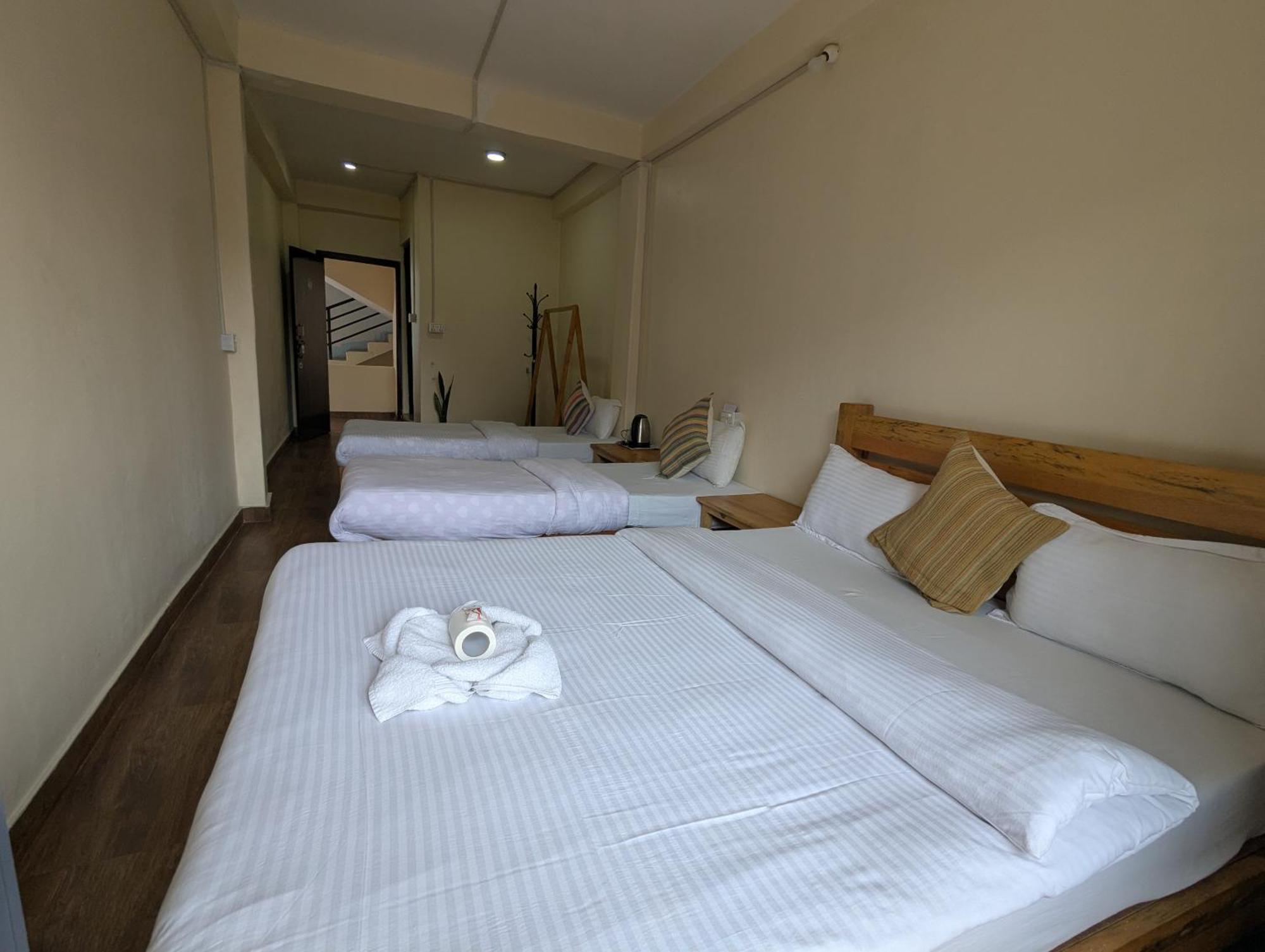 Santoshi Guest House, Pokhara Eksteriør billede