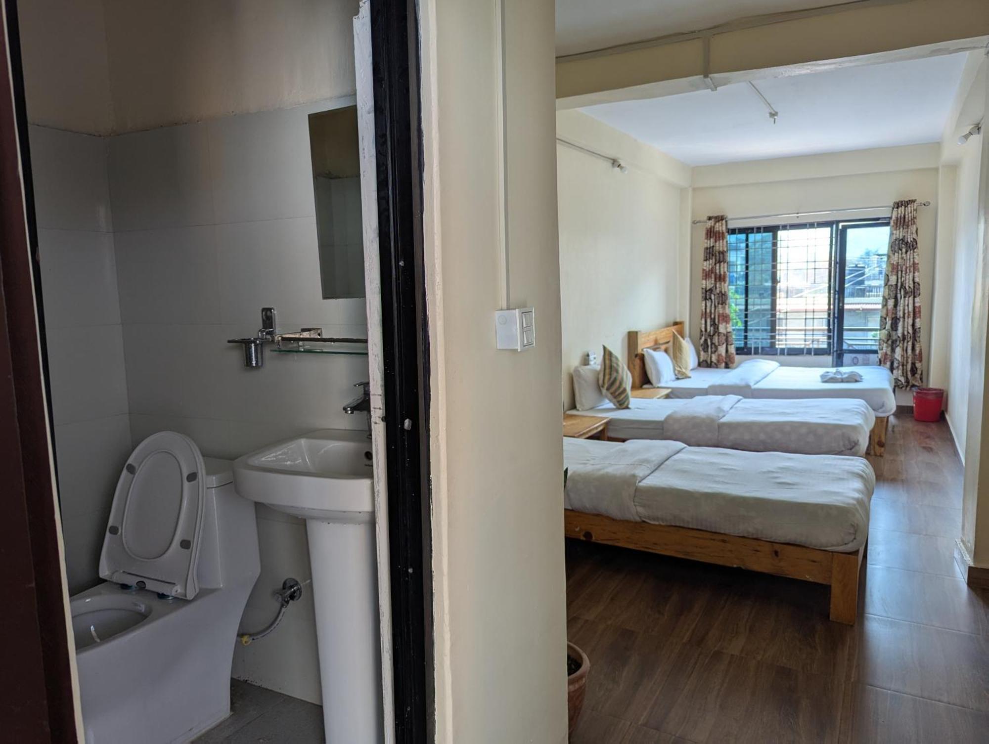 Santoshi Guest House, Pokhara Eksteriør billede